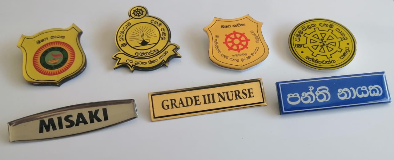 PLASTIC BADGES (MULITY COLOURS) - 14